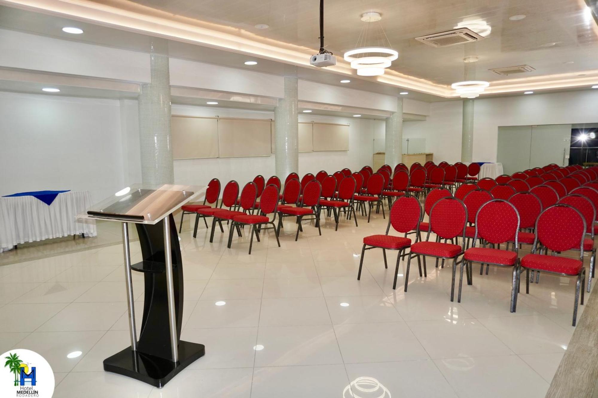 Medellin Rodadero Hotel 3*